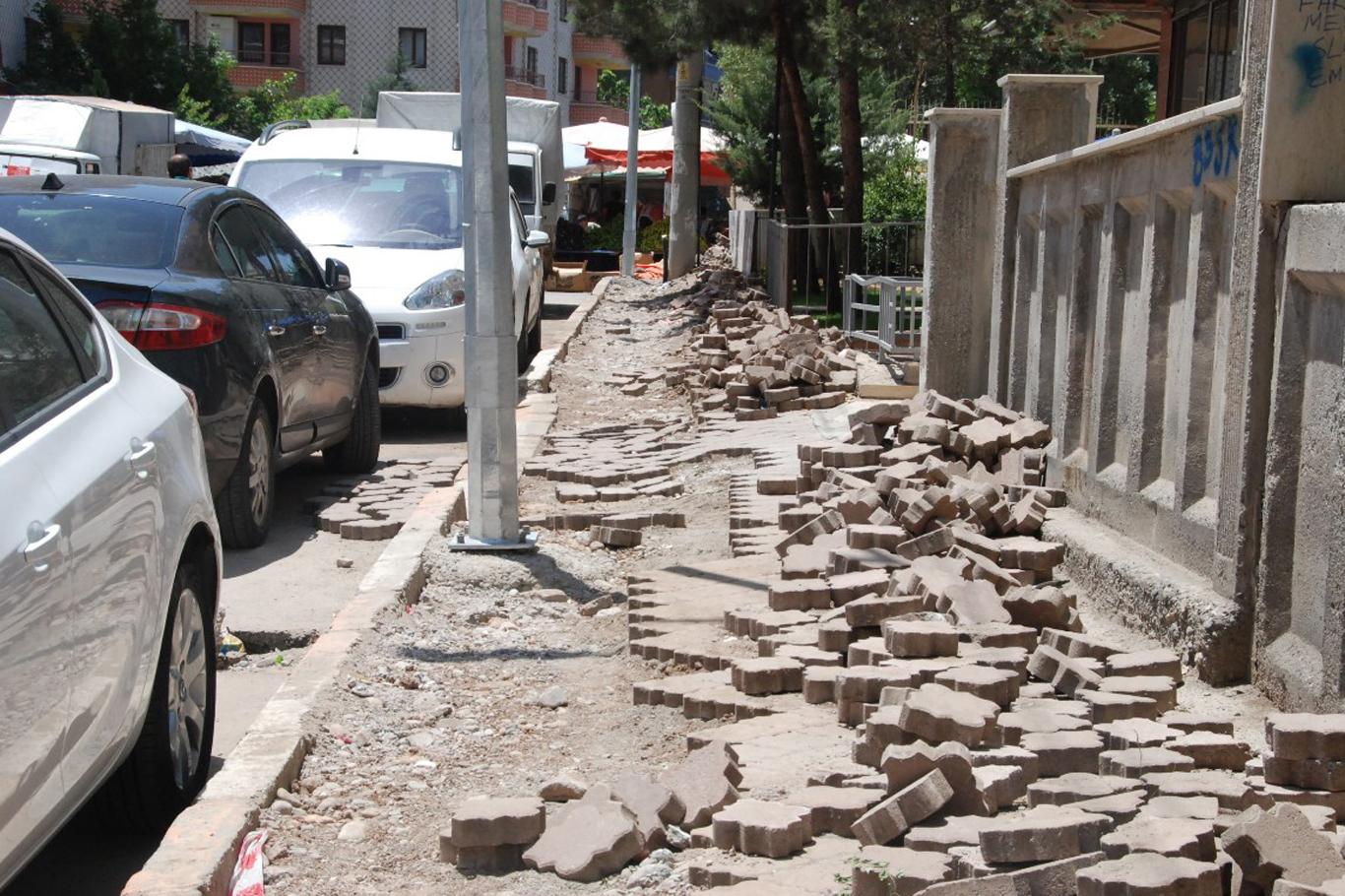 Diyarbakır’da elektrik telleri yeraltına alınıyor Diyarbakır’da elektrik telleri yeraltına alınıyor